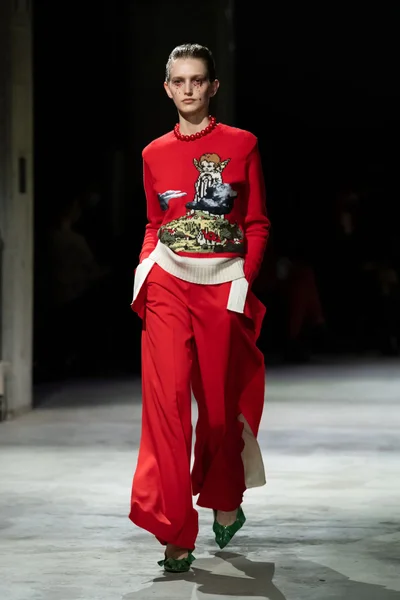 Look 28